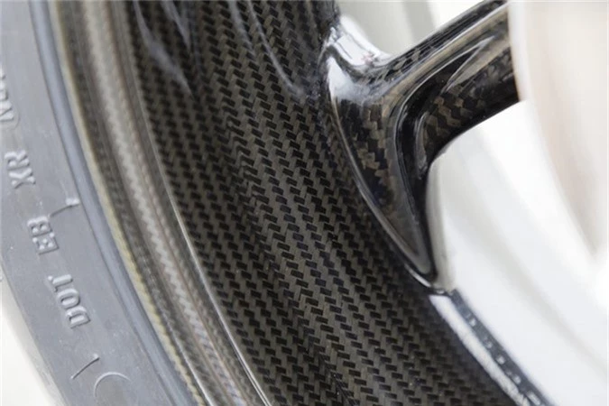 Siêu môtô BMW S1000RR 2019 lột xác hoàn toàn - Hình 11 Sieu moto BMW S1000RR 2019 lot xac hoan toan-Hinh-11