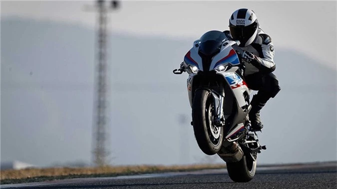 Siêu môtô BMW S1000RR 2019 lột xác hoàn toàn - Hình 2 Sieu moto BMW S1000RR 2019 lot xac hoan toan-Hinh-2