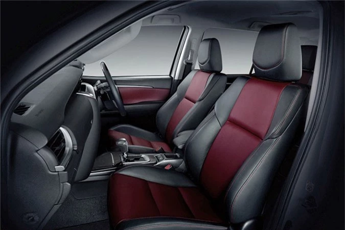 "Soi" Toyota Fortuner TRD Sportivo mới giá từ 1,19 tỷ đồng - Hình 7