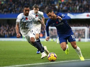 Clip: Chelsea bất lực trước hàng thủ ‘bê tông’ của Everton