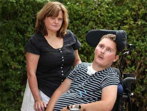 Nuốt chửng ốc sên cho vui, nam thanh niên chết thảm