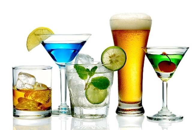 Clip: Quy định cấm kinh doanh rượu, bia trên internet liệu có khả thi?