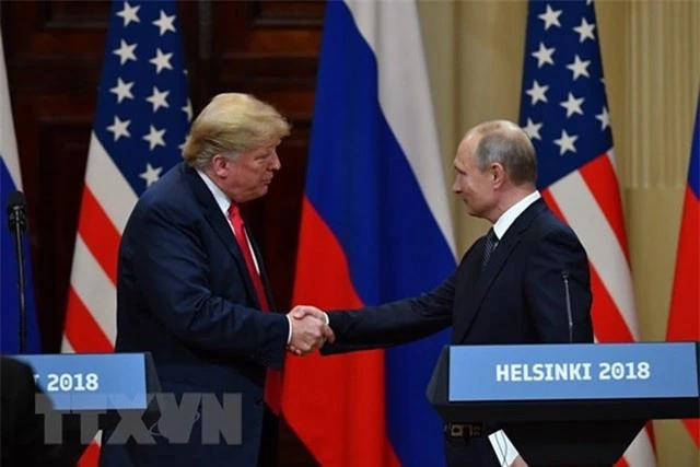 Tổng thống Mỹ Donald Trump (trái) và Tổng thống Nga Vladimir Putin trong cuộc họp báo chung kết thúc Hội nghị thượng đỉnh ở Helsinki, Phần Lan ngày 16/7. (Nguồn: AFP/TTXVN).