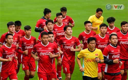 Cận cảnh ĐT Việt Nam trở lại tập luyện chuẩn bị cho trận gặp Malaysia