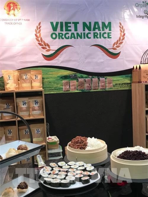 Các sản phẩm từ gạo hữu cơ Việt Nam bày tại hội chợ. Ảnh: Khánh Linh - PV TTXVN tại Zealand