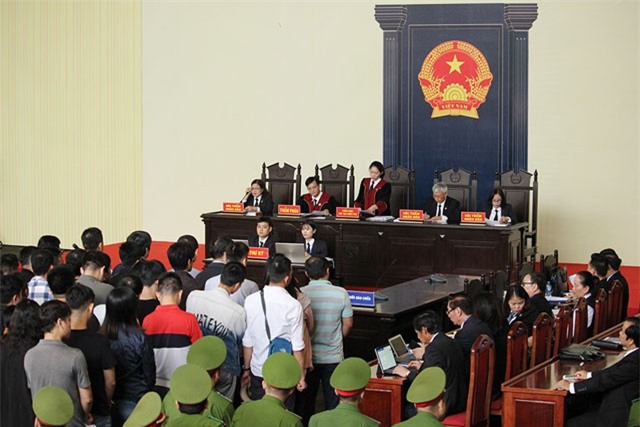 Xét xử vụ án đánh bạc nghìn tỷ qua mạng