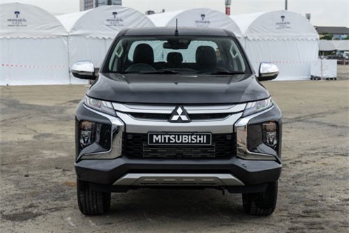 Chi tiết xe bán tải mới của Mitsubishi, giá siêu rẻ