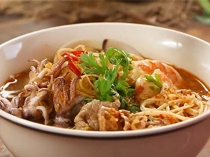 Clip: Cách nấu bún Thái chua cay chuẩn vị