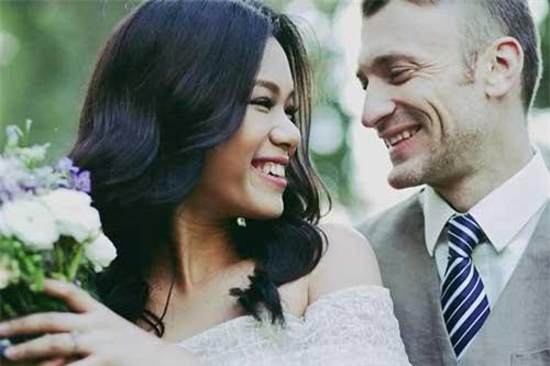 Áp lực từ hôn nhân đối với người trẻ tại Mỹ