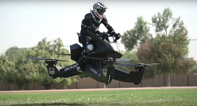 Clip: Cảnh sát Dubai vận hành xe bay giá trị hơn 3 tỷ