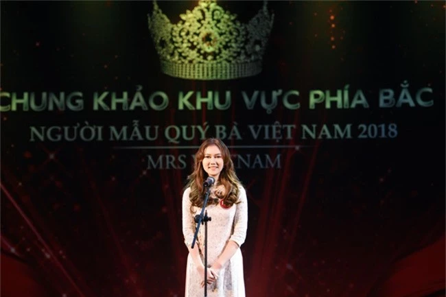 Bất ngờ với nhan sắc mẹ 3 con được ví như bản sao Lee Honey tại Chung khảo Người mẫu quý bà Việt Nam - Ảnh 7.