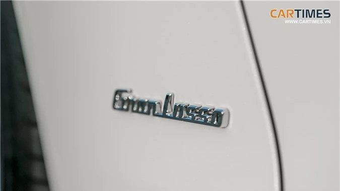 Logo GranLusso được đặt ở phía bên hông xe