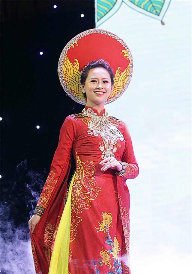  Nữ sinh có phong cách sống năng động, hiện đại trẻ trung nhưng vẫn giữ được nét thanh lịch, duyên dáng, nhân ái truyền thống vốn có của người phụ nữ Việt Nam. 