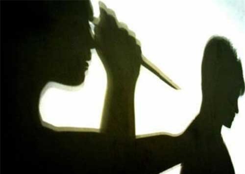 Bố chưa có tiền trả nợ, con bị nhóm đòi nợ thuê đâm chết