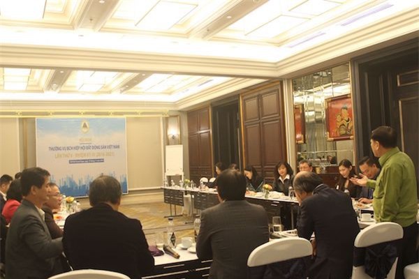 Doanh nghiệp địa ốc đối mặt với hàng loạt khó khăn