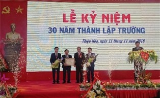 Thanh Hóa: Trường THPT Nguyễn Quán Nho kỷ niệm 30 năm thành lập