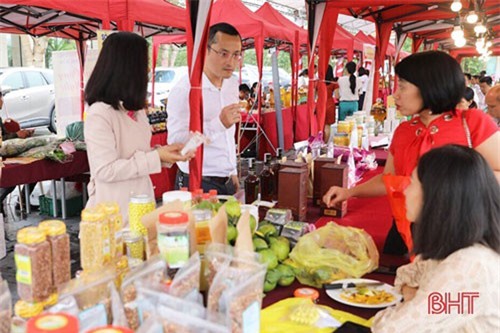 Hỗ trợ, quảng bá, tạo "sức kéo" doanh nghiệp khu vực nông thôn