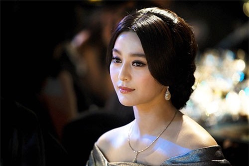 Sao Hoa ngữ hết đường kiếm catse “khủng” vì quy định mới