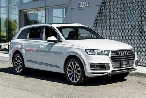 2. Audi Q7 2019 (giá khởi điểm: 49.900 USD).