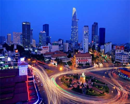 Dân số TP.HCM tăng từ 200.000 đến 400.000 người mỗi năm