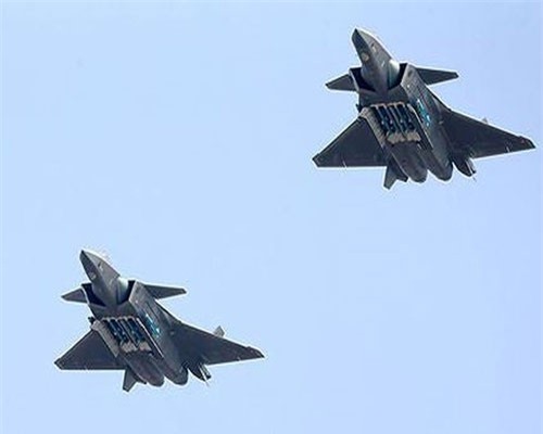 Trung Quốc lần đầu khoe vũ khí của tiêm kích J-20