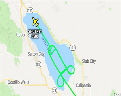 Vẽ hình 'của quí' lên trời, 2 phi công thủy quân lục chiến Mỹ bị cấm bay