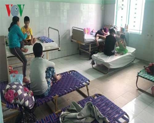 Khánh Hòa: Dịch sốt xuất huyết tăng cao, bệnh nhân phải nằm giường xếp