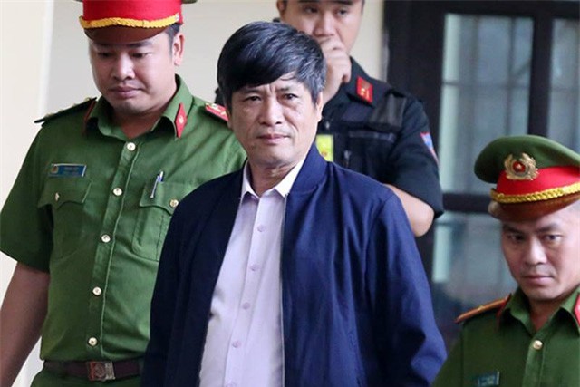 Vụ án đánh bạc nghìn tỷ: Cựu tướng Hóa tự nguyện chui vào "thòng lọng"