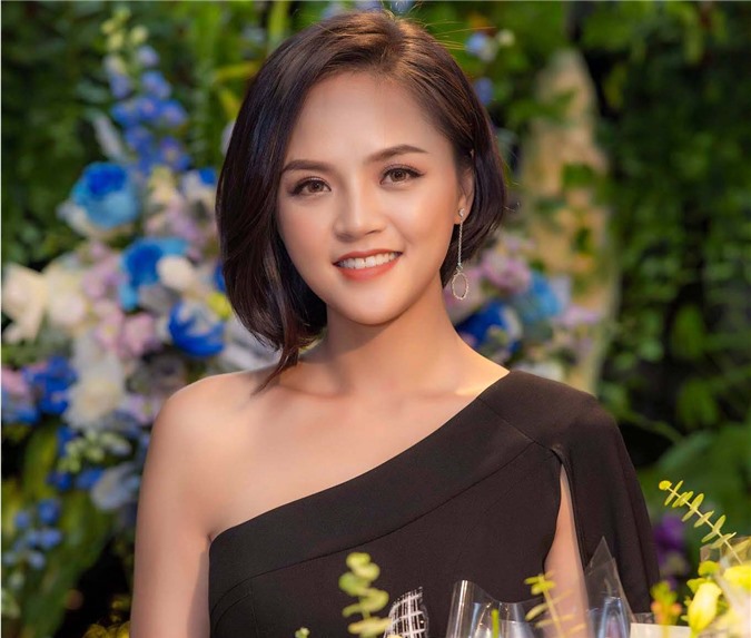 Vẻ đẹp 'ngây thơ' ngoài đời thật của 'tú bà' My sói trong 'Quỳnh búp bê'