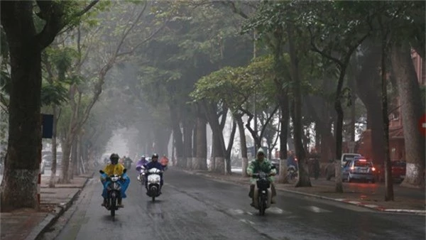 Dự báo thời tiết 13/11: Hà Nội tiếp tục mưa rào sáng sớm