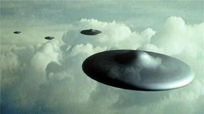 Phi công Ireland đồng loạt nhìn thấy UFO bay sát máy bay - ảnh 1