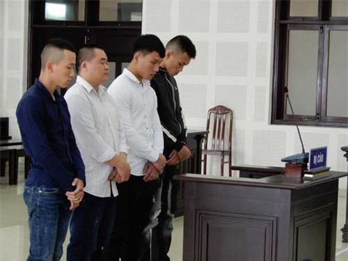 Bênh bạn gái, hai nhóm thanh niên Đà Nẵng hỗn chiến