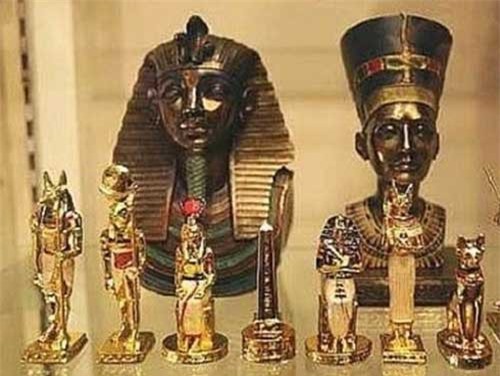 Phát hiện hàng trăm cổ vật trong 7 ngôi mộ tại khu Saqqara