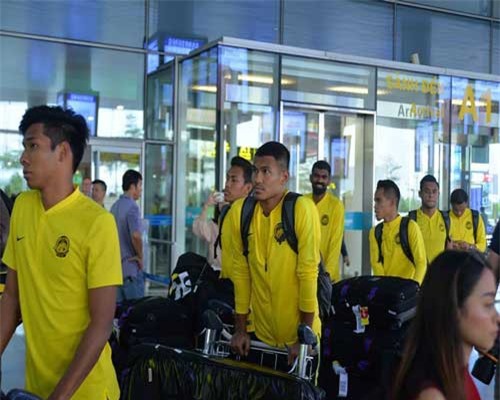 Malaysia đến Hà Nội, tuyên bố sẽ đả bại tuyển Việt Nam