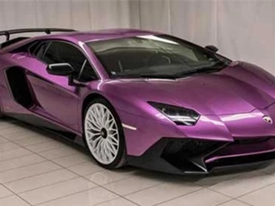 Lamborghini Aventador phiên bản màu tím cực hiếm