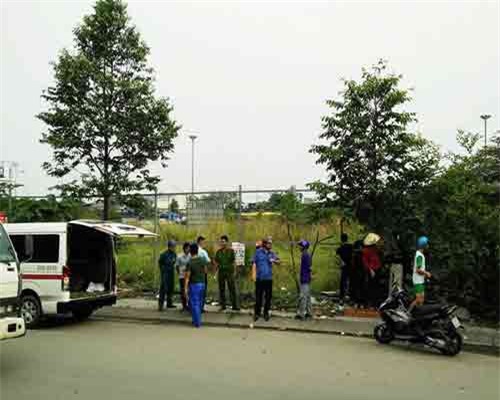 Phát hiện thi thể phụ nữ cháy phần đầu trong bụi cây