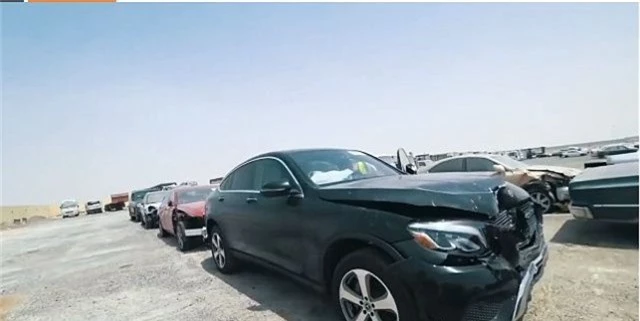 Bãi tha ma siêu xe tại Dubai khiến không ít người phải giật mình - Hình 2