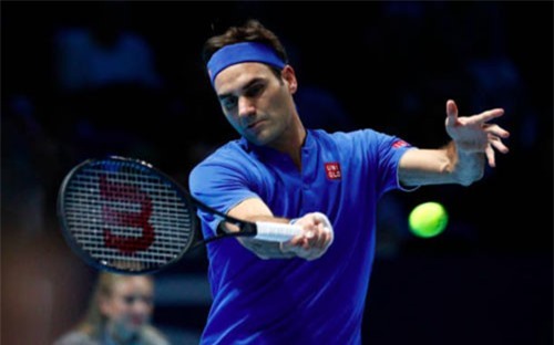 Roger Federer có chiến thắng đầu tiên ở ATP Finals 2018