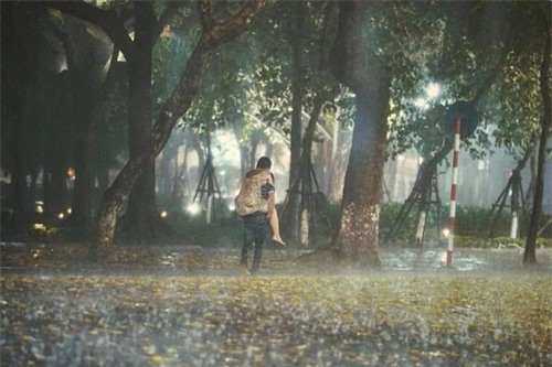 Gặp lại nhau ở nơi thử nhẫn cưới sau gần 6 năm, mối tình son trẻ dở dang này khiến MXH xúc động mạnh