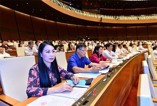 Quốc hội đã biểu quyết thông qua Nghị quyết phân bổ ngân sách trung ương năm 2019. (Ảnh: TPO)