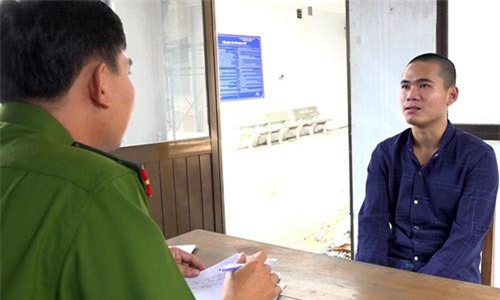 Dụ cho 2 bé gái mượn điện thoại xem phim hoạt hình rồi xâm hại hàng chục lần