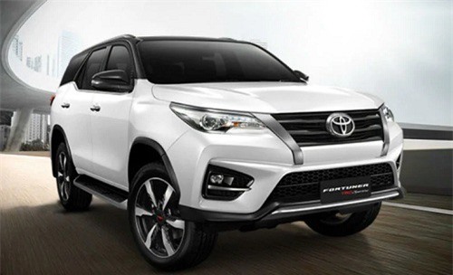 Toyota Fortuner TRD Sportivo 2 sắp trình làng, tiện nghi hơn