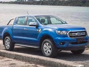 Ford Ranger bản 2 cầu số tự động tầm trung đầu tiên về Việt Nam, giá 779 triệu đồng