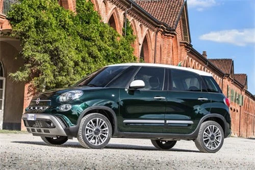 2. Fiat 500L 2019 (giá khởi điểm: 20.995 USD).