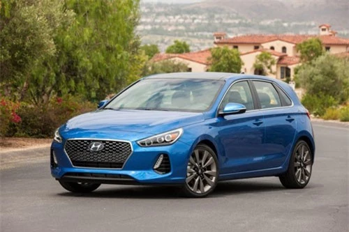 6. Hyundai Elantra GT 2019 (giá khởi điểm: 19.350 USD).