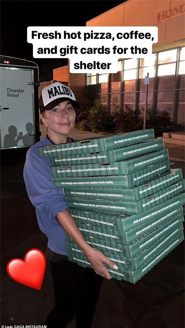 Lady Gaga đi ship pizza cho các gia đình bị cháy nhà ở California - Ảnh 1.