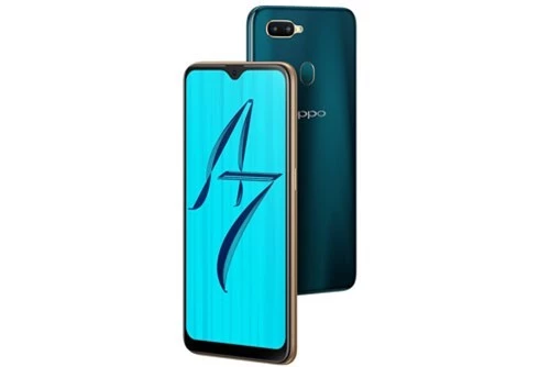 Oppo A7 sử dụng vỏ ngoài bằng nhựa nguyên khối. Máy có kích thước 155,9x75,4x 8,1 mm, trọng lượng 158 g. 