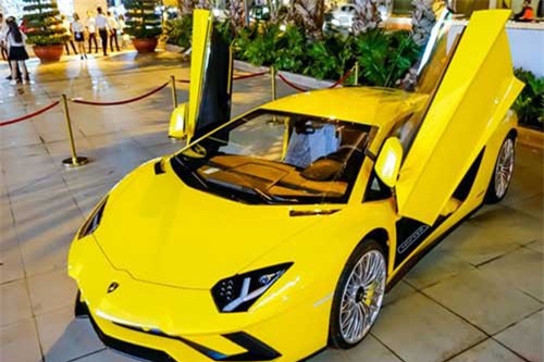 Nhìn lại những 'xế hộp' gần trăm tỷ, đắt nhất Việt Nam