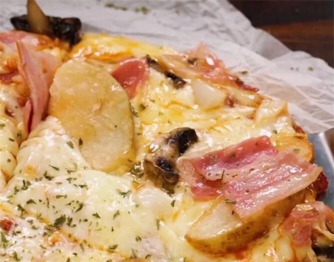 Không cần lò nướng, bạn vẫn làm được pizza ngon ngất ngây.