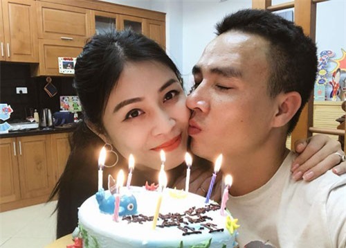 Chồng BTV Hoàng Linh phủ nhận tin đồn đường ai nấy đi